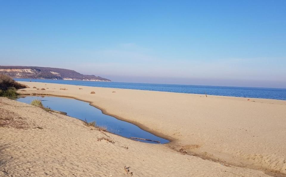 Carolmike Oasis Beach Apartment Kamchia Reserve Kültér fotó